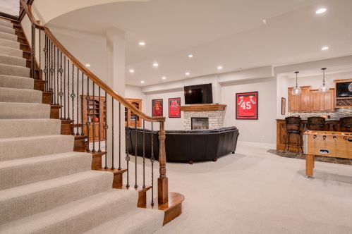 1410 Bristlecone Dr, Chenequa WI  53029-8653 exterior