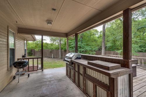 1315 Mcanear Ct, Cleburne, TX 76033-5131