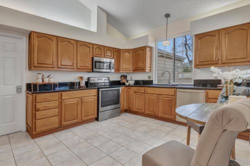 610 Rose Dr, Benicia CA  94510-3756 exterior