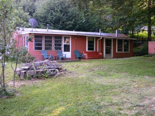 6 Smith St, Northwood, NH 03261-3822