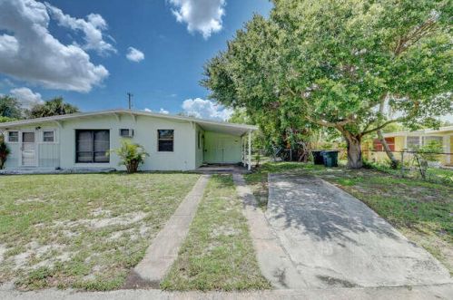 2107 3rd St, Fort Pierce, FL 34950-5404