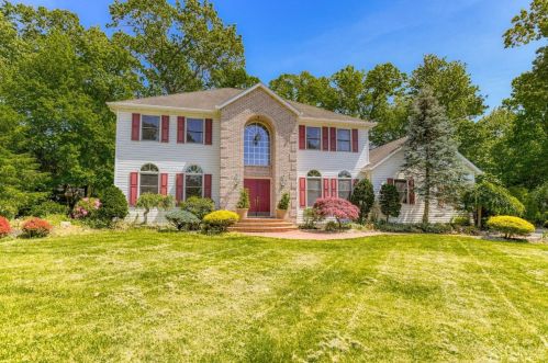 6 Aspen Ct, East Brunswick, NJ 08816-3345