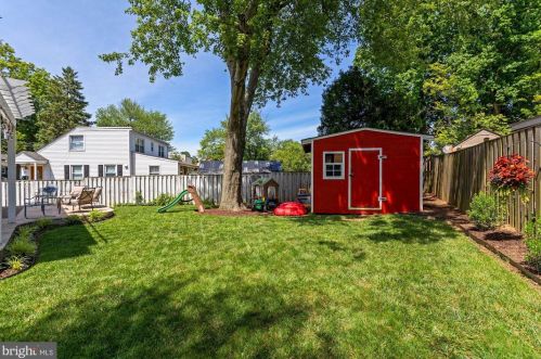 6721 Westlawn Dr, Falls Church VA  22042-2742 exterior