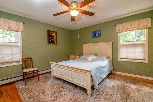 22 Little Harbor Rd, Mount Sinai NY  11766-1208 exterior