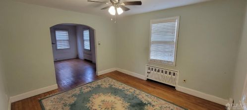 170 Clinton St, Woodbridge, NJ 07095-1703