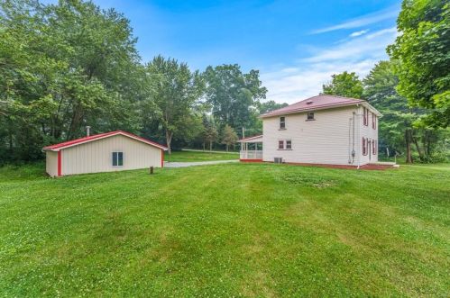 7 Hewitt Rd, Hermitage, PA 16159-2819