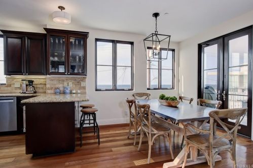 320 33rd Pl, Manhattan Beach CA  90266-3820 exterior