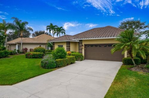7073 Falcons Glen Blvd, Naples, FL 34113-2668