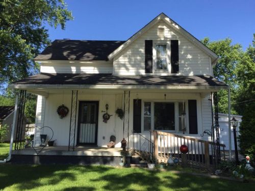 308 Rosenberger St, Nappanee, IN 46550-1519