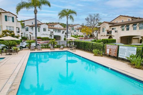 3147 Via Puerta, Carlsbad CA  92009-6081 exterior