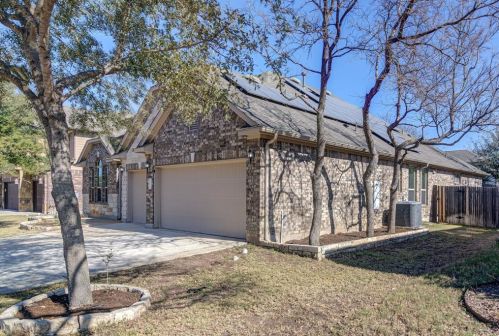 229 Enchanted Woods Trl, Creedmoor, TX 78610-3058