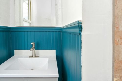 7711 Cannon St, Pittsburgh PA 15218-2108 exterior