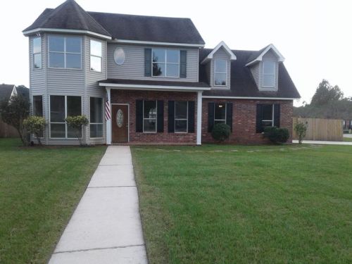 600 Creole Dr, Madisonville, LA 70447-9243