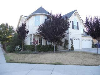 8891 Garden Ave, Fresno, CA 93720-5371