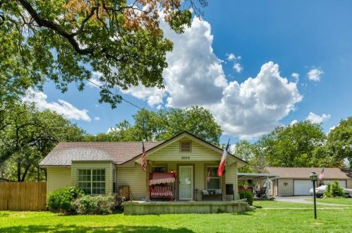 3005 Huron Trl, Fort Worth, TX 76135-3829