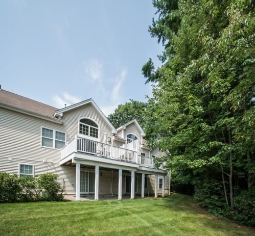 9 Pembrook Ln, Worcester MA 01609-4405 exterior