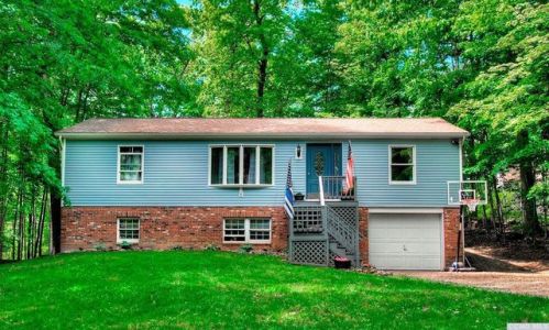 15 Birch Rd, Copake, NY 12516-1032