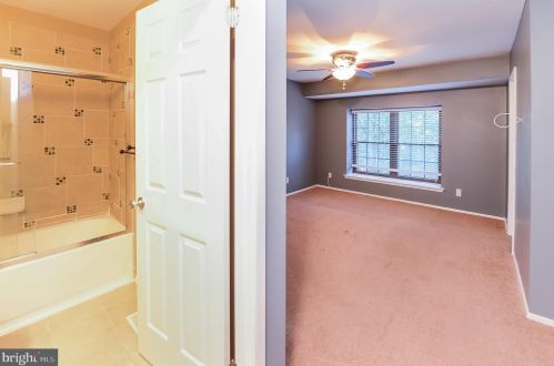 502 Essex Ct, West Deptford NJ  08051-2027 exterior