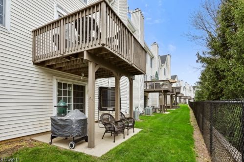 57 La Costa Dr, Annandale NJ  08801-1664 exterior