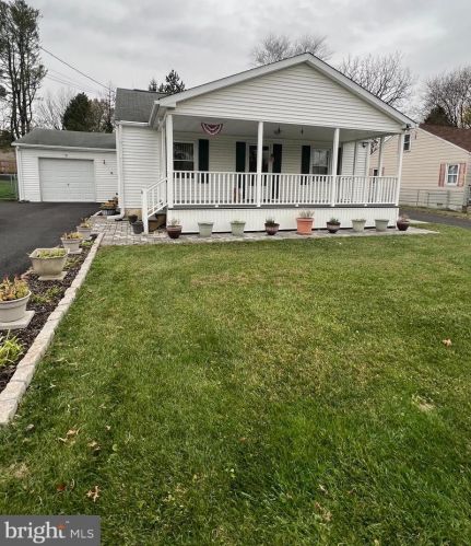 11 Locust Rd, Wilmington, DE 19808-3120