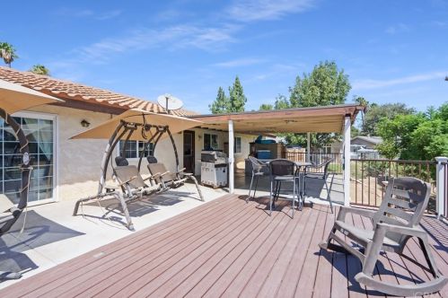 6040 Moraga Ave, Riverside CA 92509-6251 exterior