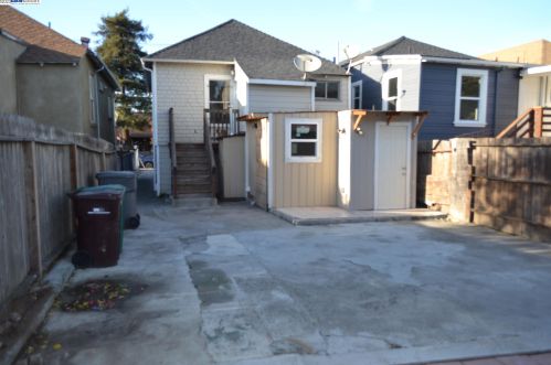 1230 50th Ave, Oakland, CA 94601-5102