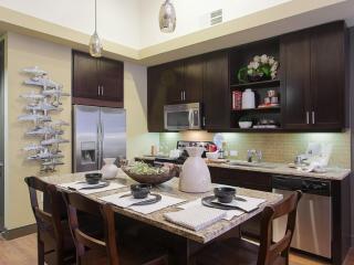 3201 Esperanza Xing, Austin TX  78758-7813 exterior