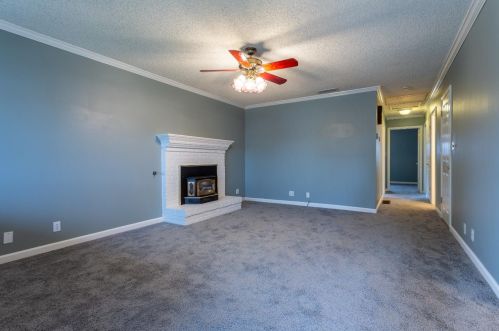 827 Grant Ave, Manteca CA  95336-3727 exterior