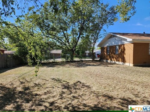 301 Avenue, Copperas Cove TX  76522-2154 exterior