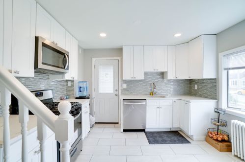 23 Helena Ave, Bethpage NY  11714-4825 exterior