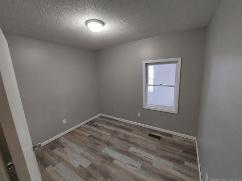 13 Grn St, Waterbury CT  06708-3538 exterior