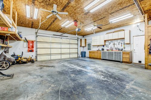 2717 Beaumont Ave, Waterford WI  53185-4933 exterior