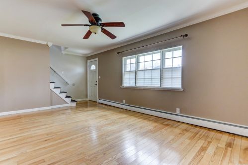 1387 Pine Acres Blvd, Bayshore, NY 11706-4963