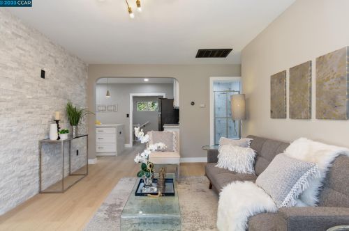 4216 Knoll Ave, Oakland CA  94619-3025 exterior