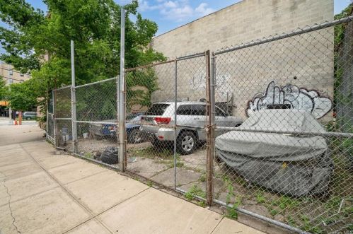 321 Concord Ave, Bronx NY  10454-1608 exterior