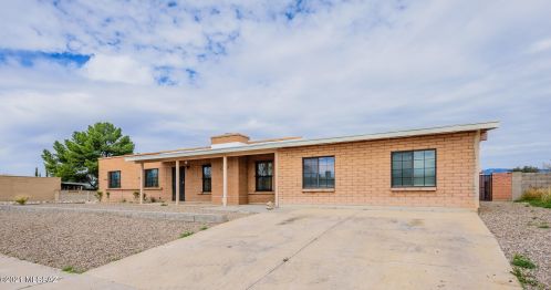 7601 45th St, Tucson, AZ 85730-2424