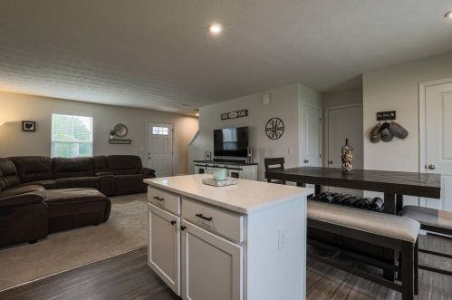 145 Wooded Ridge Dr, Amelia OH  45102 exterior