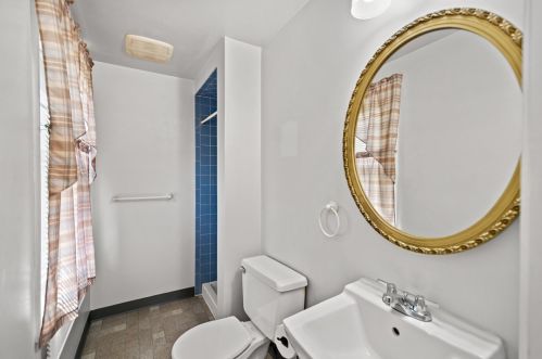 1220 Harvest Ct, Bridgeville PA  15017-1108 exterior