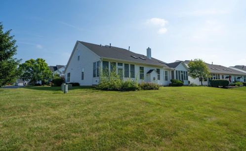 3293 Belstone Dr, Darbydale, OH 43123-8042