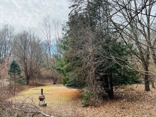 81 Flagg Ln, North Kingstown RI  02852-6707 exterior