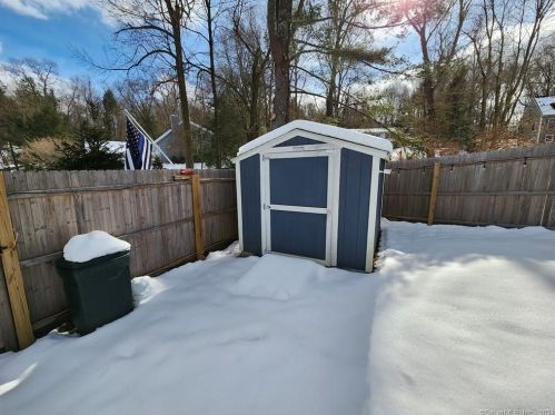 25 Alpine Cir, Sandy Hook CT  06482-1256 exterior