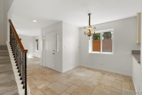 955 Agate St, San Diego CA  92109-1175 exterior