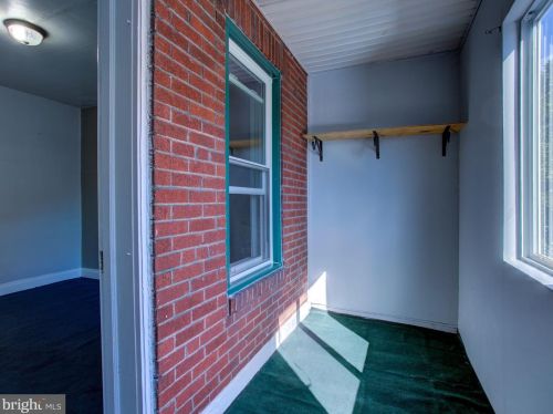 737 28th St, Harrisburg PA 17111-1127 exterior