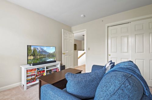 90 Prescott St, Nashua NH 03064-2546 exterior