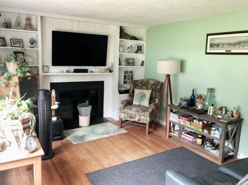 3 Hiram Ln, Bloomfield CT  06002-1224 exterior