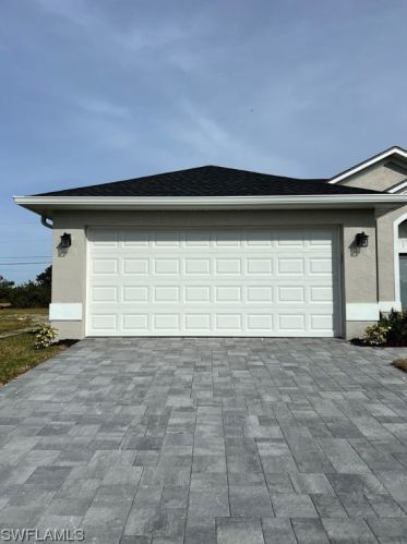 1413 15th Ter, Cape Coral, FL 33909-1597