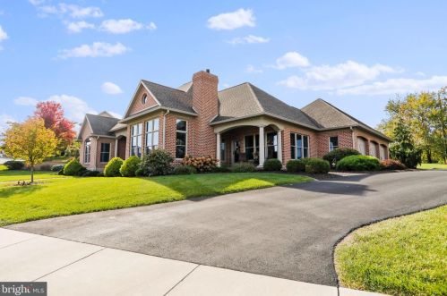 107 Moonlight Dr, Upton, PA 17225-1059