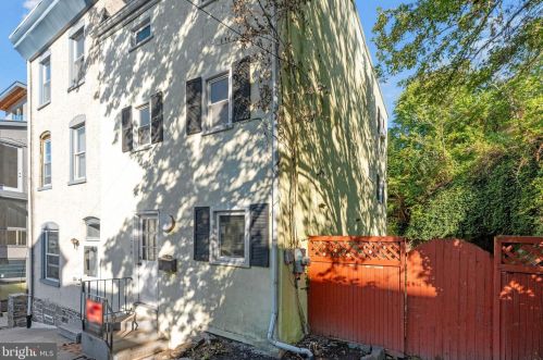 206 Levering St, Philadelphia, PA 19128-4828