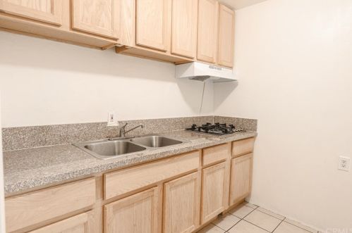 1624 8th St, Long Beach CA  90813-5106 exterior