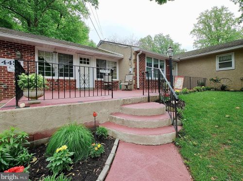 4459 Garnet Mine Rd, Boothwyn, PA 19061-2052